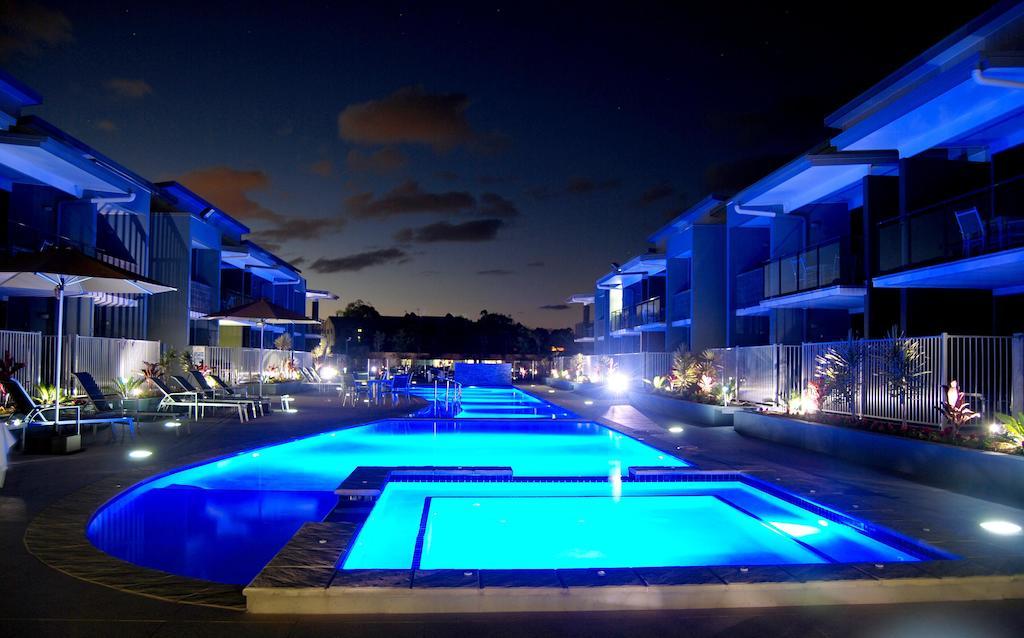 라마다 허비 베이 호텔 허비베이 시설 사진 The pool at the Blue Sky Inn