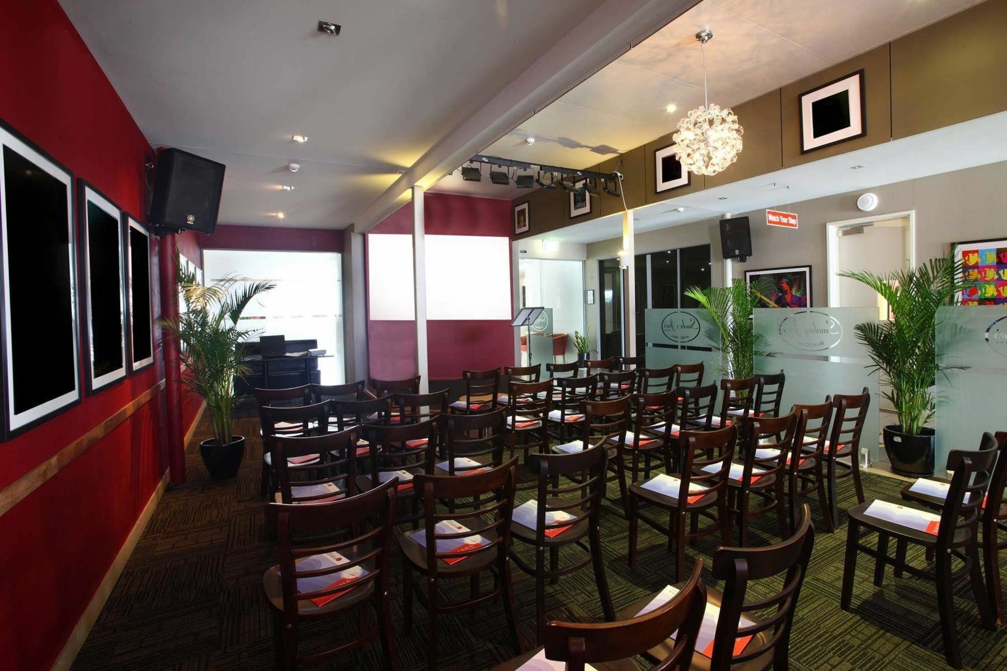 라마다 허비 베이 호텔 허비베이 외부 사진 The interior of the 2010 event