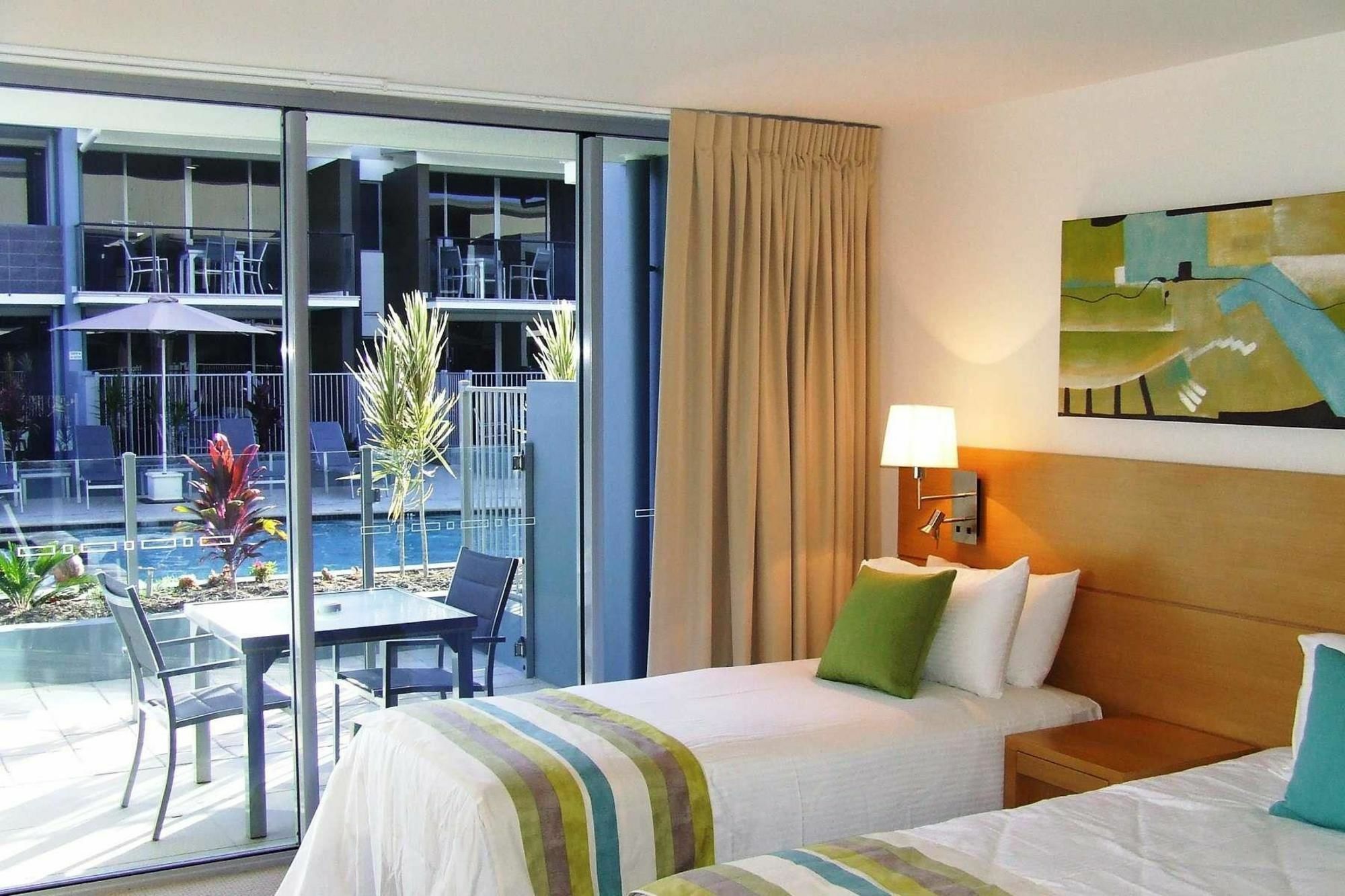 라마다 허비 베이 호텔 허비베이 외부 사진 A room at the Mantra Crown Towers
